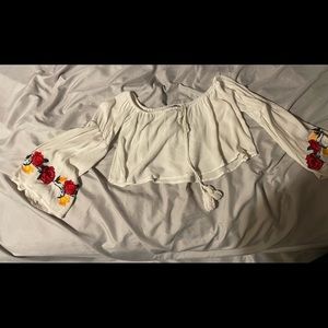 Earthbound open sleeve floral long sleeve Size Small